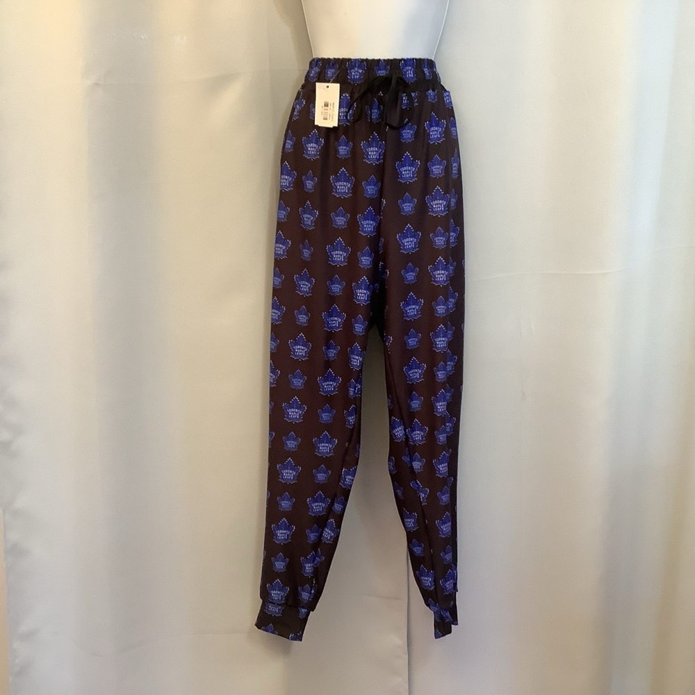 Luv21 Joggers Men’s Large and XL Loose Fit Toronto Maple Leafs Pattern